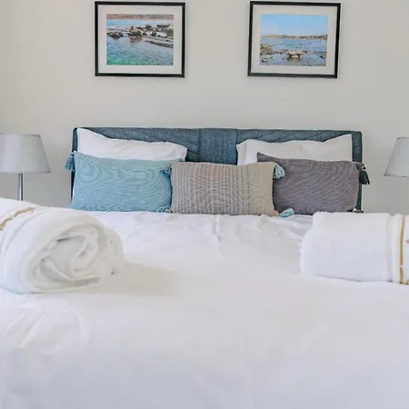 Apartman Family-Friendly Apartment Just Steps Away From The Sea
