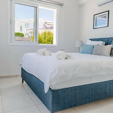 Apartment Family-friendly Just Steps Away From The Sea Kyrenia (Northern Cyprus)