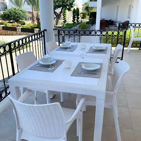 Family-friendly Just Steps Away From The Sea Apartmán *