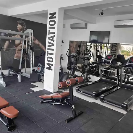 Family-friendly Just Steps Away From The Sea Apartmán *